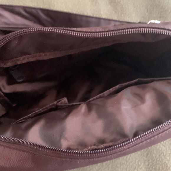 NWOT Scarleton brown vinyl bag. Approx. 14 x 9.. Multiple zipper compartments - Picture 5 of 7